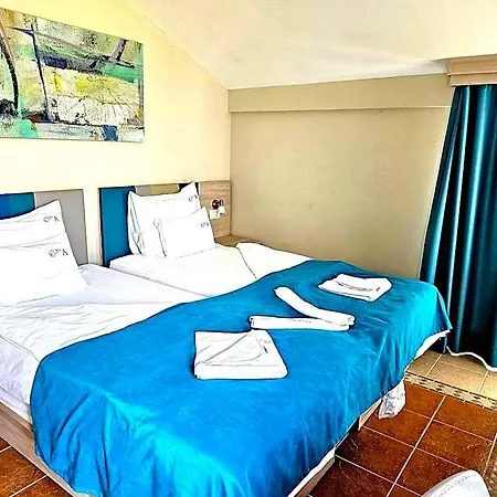 Montebay Perla 4*